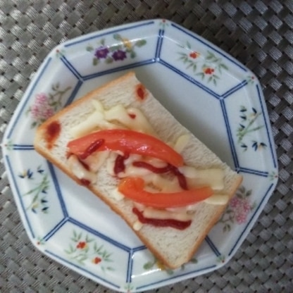 mimiちゃん
こんにちは～♪
Wトマト甘さと酸味があって
美味しかったです(>_<)
雨で自粛食べるしかなし(笑）